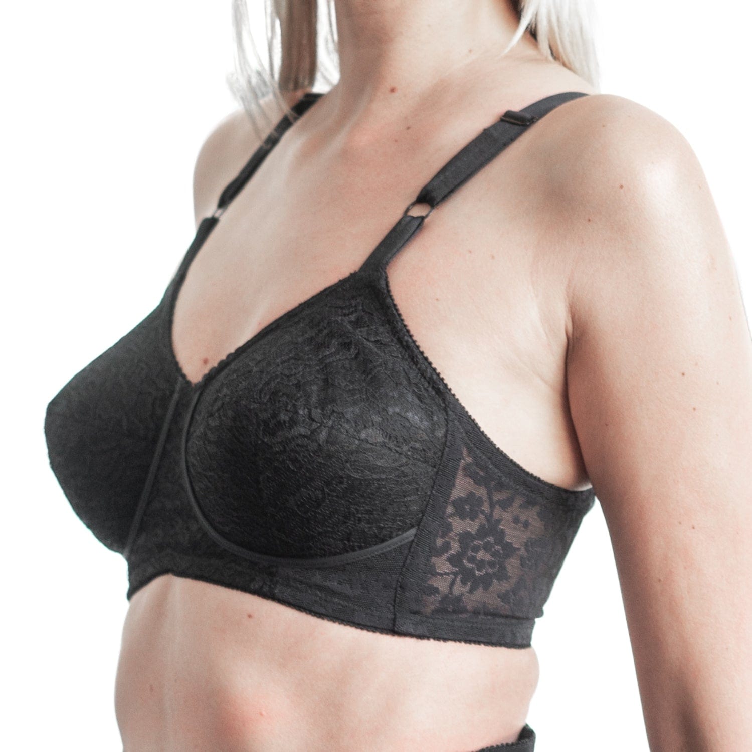 Style 2101 | Expandable Cup Wireless Shaper Bra - Black