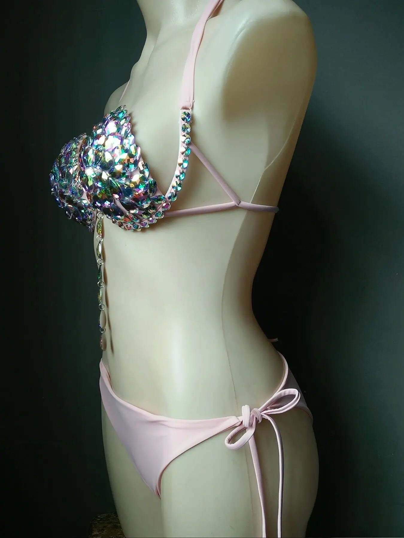 Geometric Bandage Tassel Bikini Set – Shimmering Rhinestone Fringe Swimsuit & Crystal Waist Accent Bathing Suit for Beach Clubs