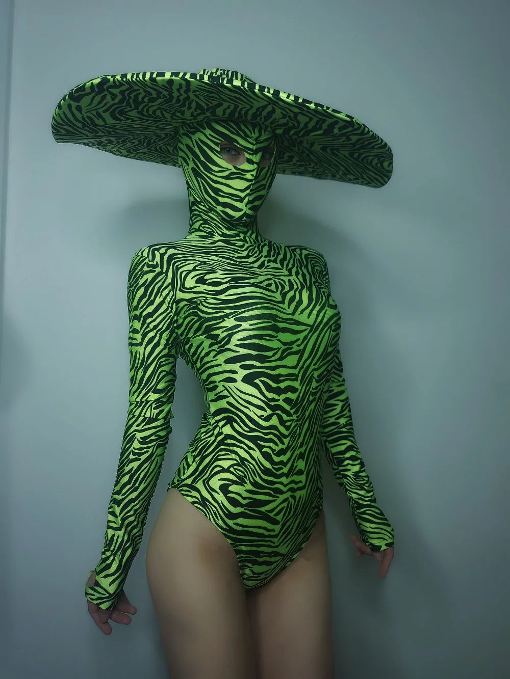 Zebra Stripe Cutout Bodysuit & Statement Big Hat 2-Piece Stage Dance Costume Set
