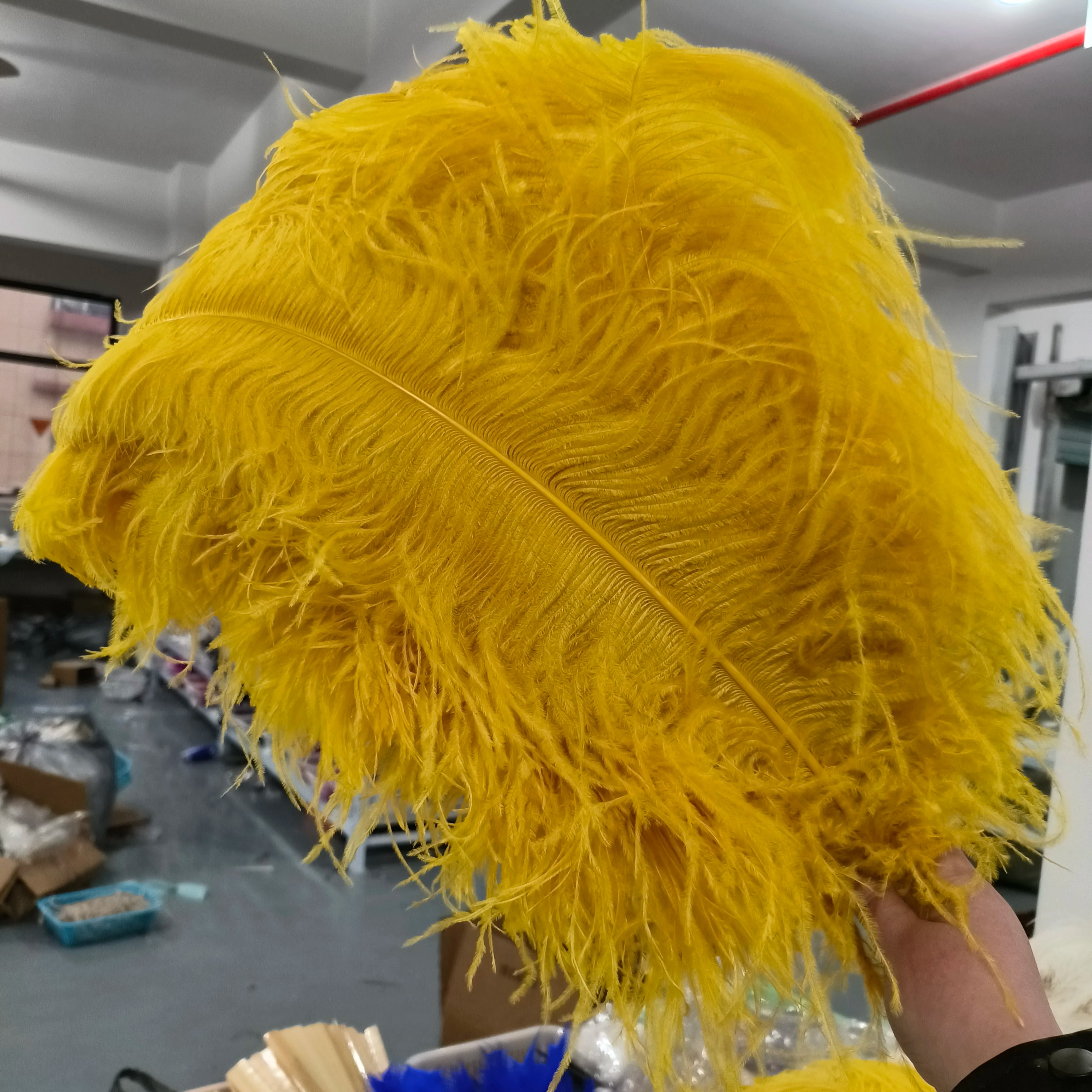 28-30IN Large Decorative Ostrich Feather Plumes