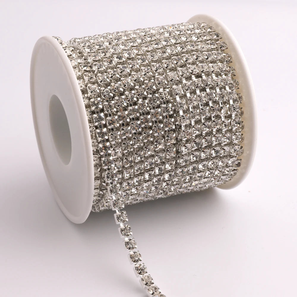 The Stardust Sparkle Claw – Deluxe Glass Crystal Strass Rhinestone Trim