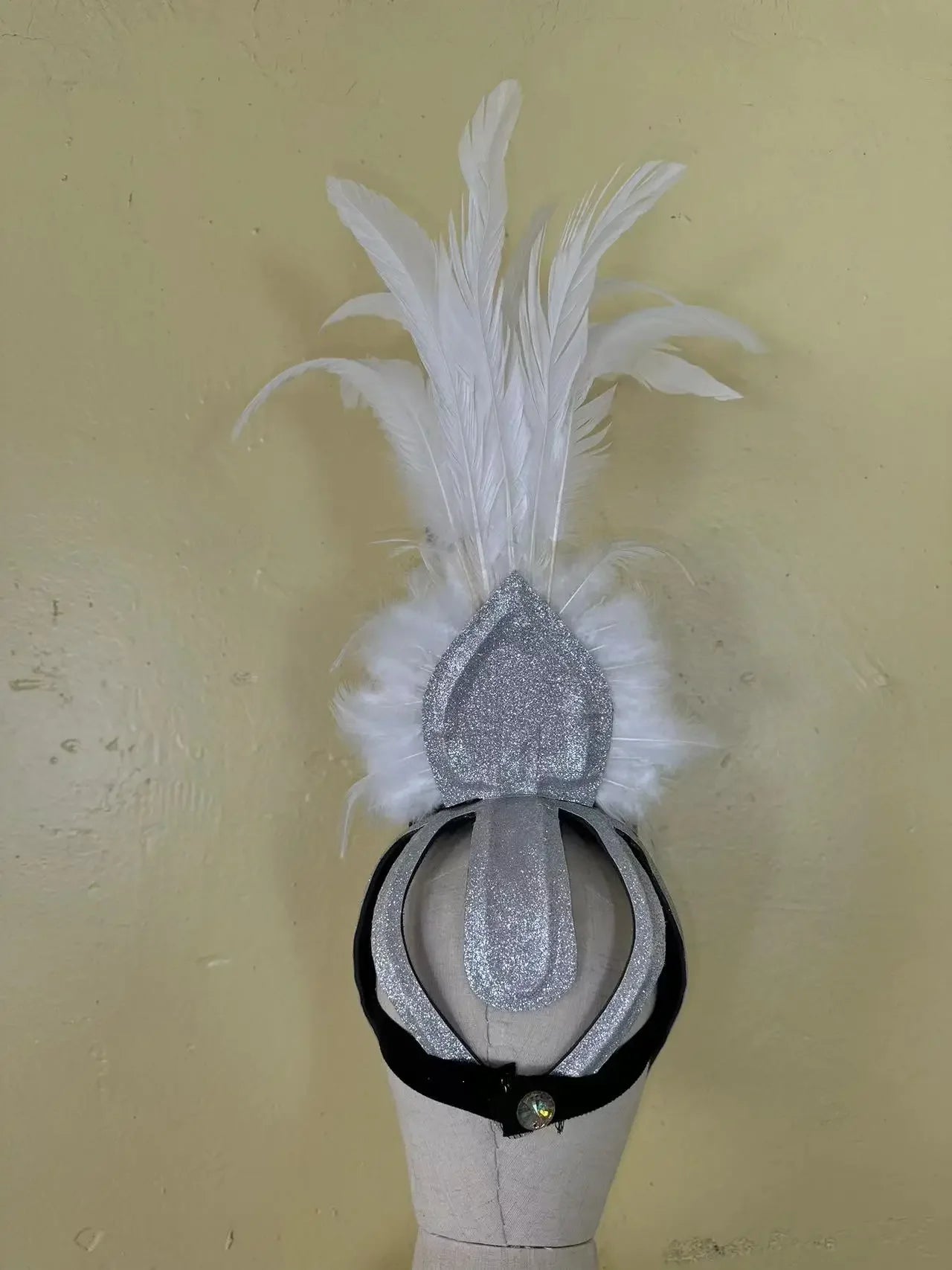 The Stardust Wings of Radiance – Deluxe Feathered Samba & Carnival Crown