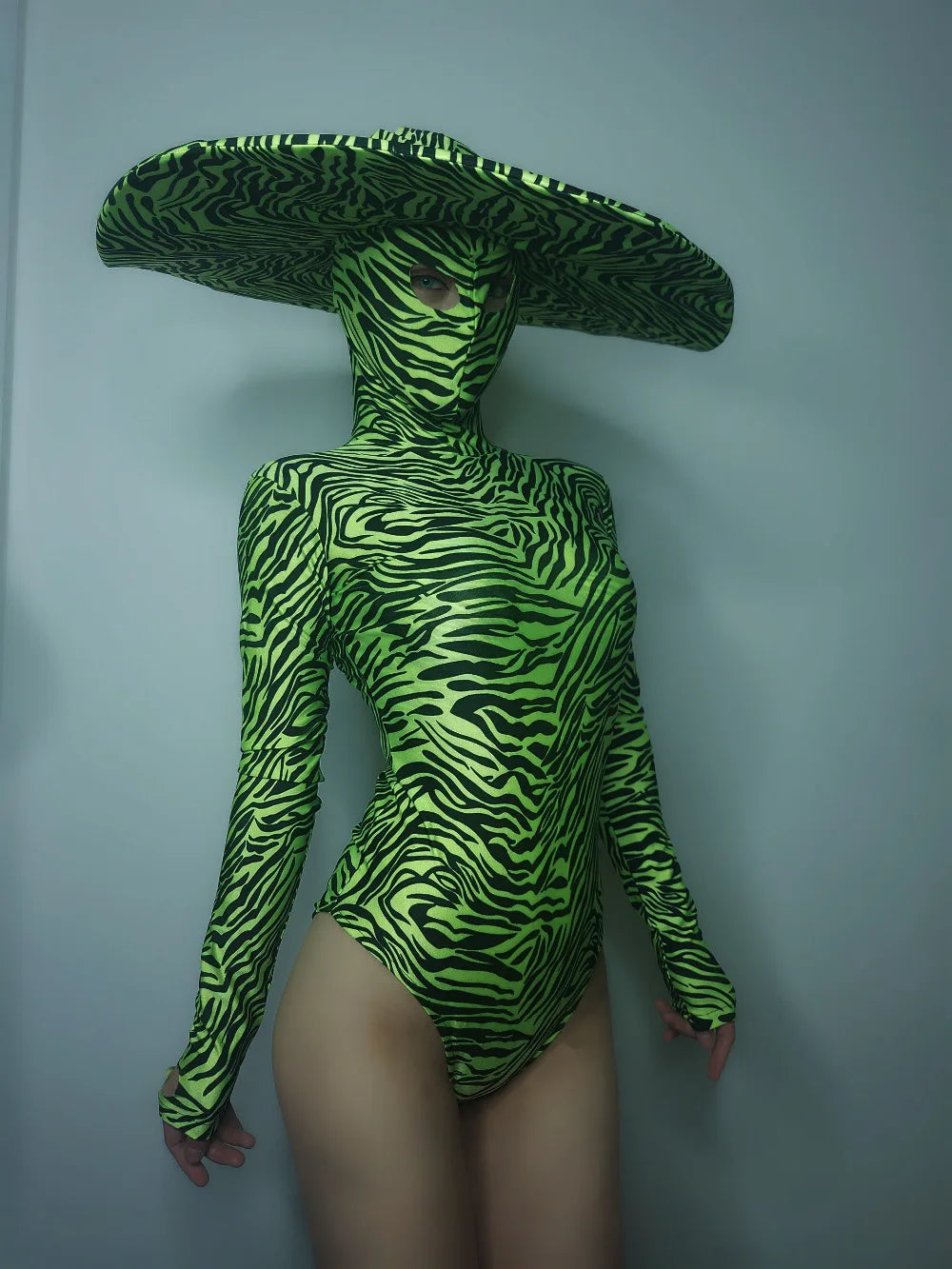 Zebra Stripe Cutout Bodysuit & Statement Big Hat 2-Piece Stage Dance Costume Set
