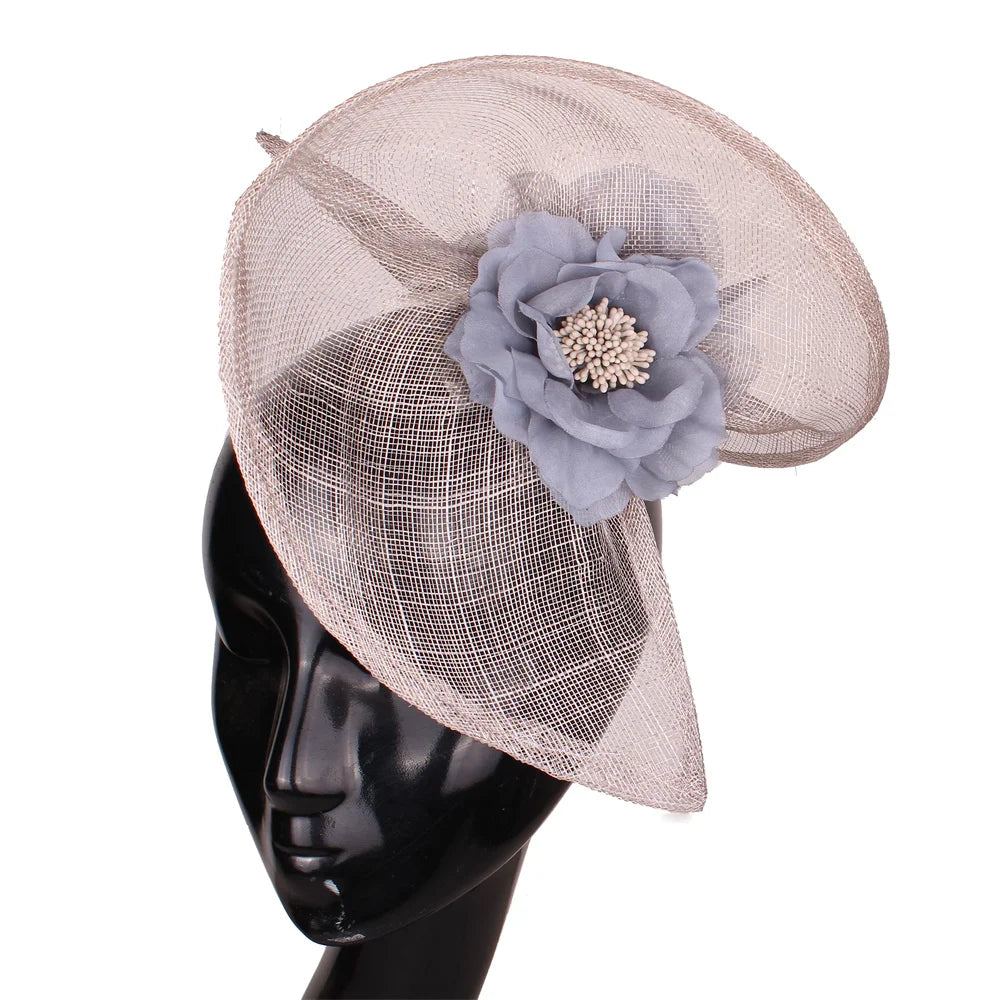 Feather Sinamay Clip Fascinator — 25 cm