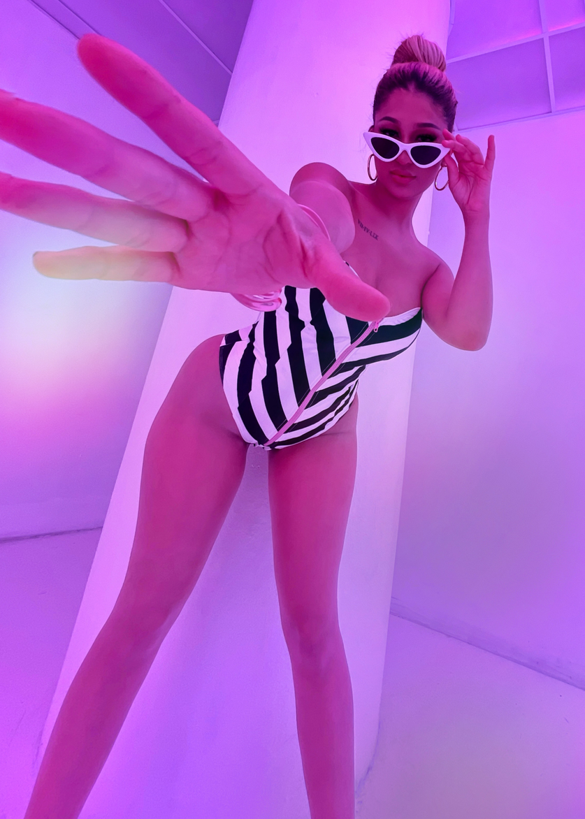 PLASTIC DOLL MOVIE CHARACTER HALLOWEEN COSTUME