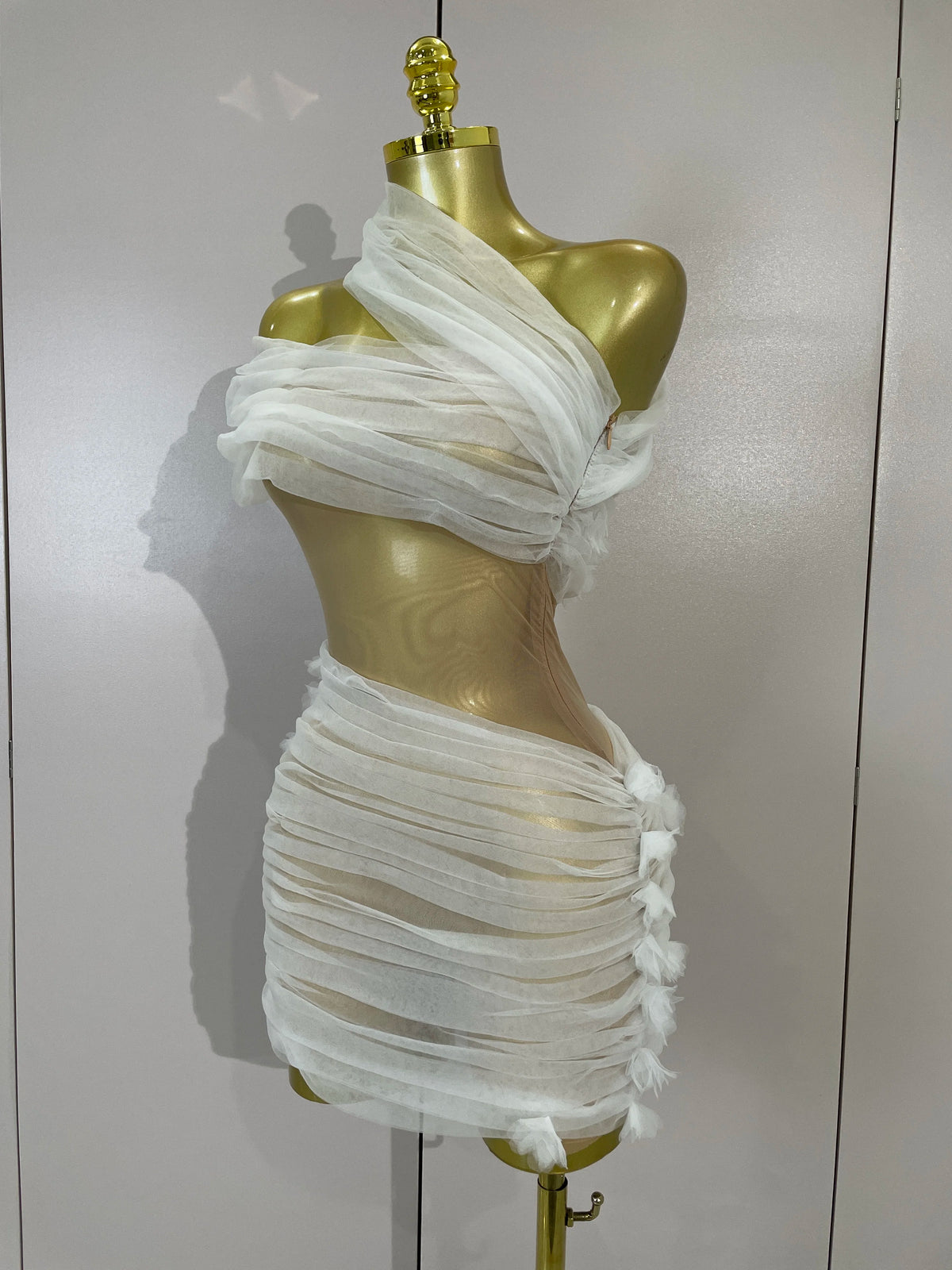Vintage-Inspired White One-Shoulder Mesh Party Dress