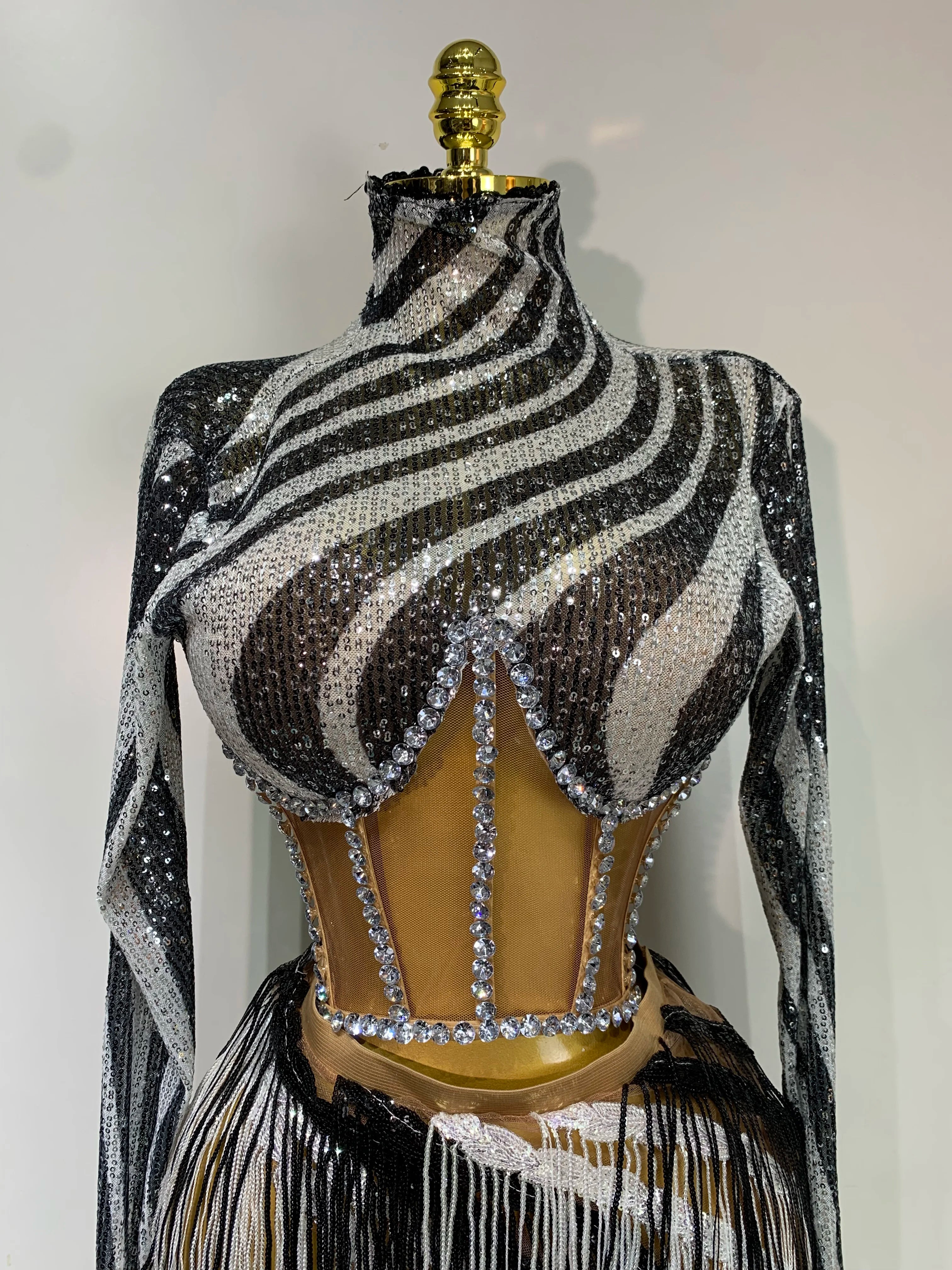 Sequined Long-Sleeve Diamond Top & Asymmetric Fringe Skirt 2-Piece Latin Dance Costume Set
